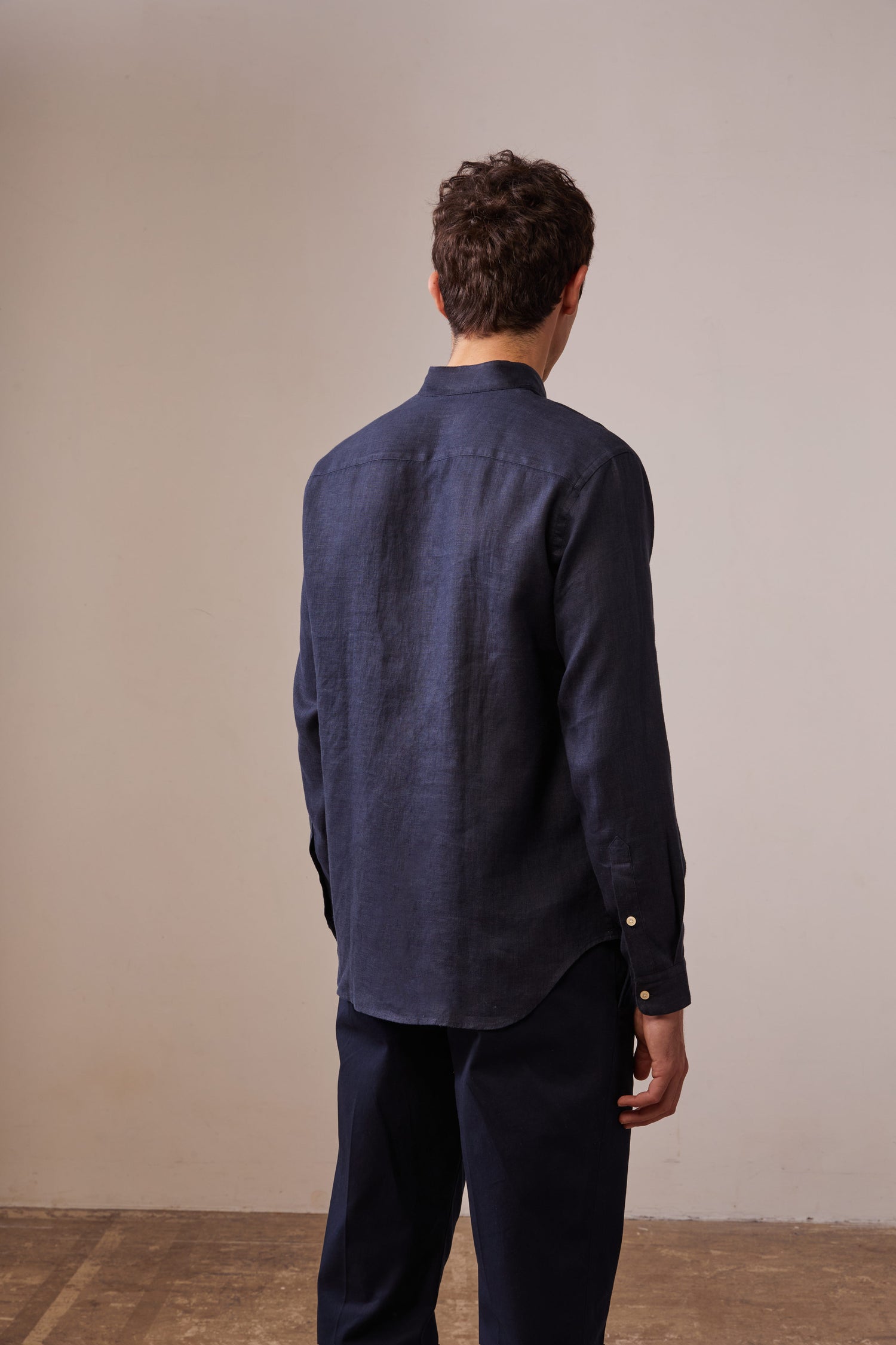 Navy linen Carl shirt - Linen - Open straight  Collar#2