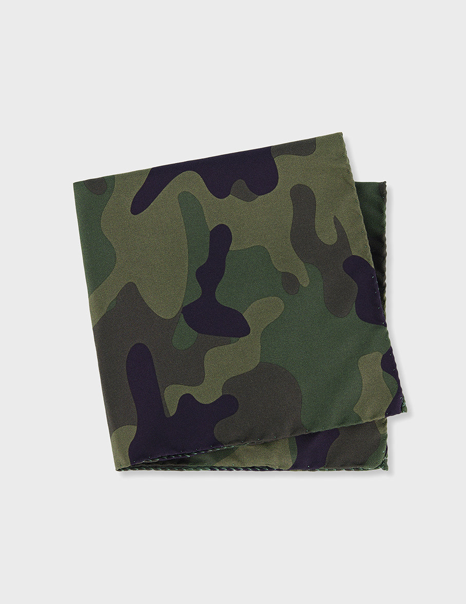 Pochette en soie à motifs camouflage verts