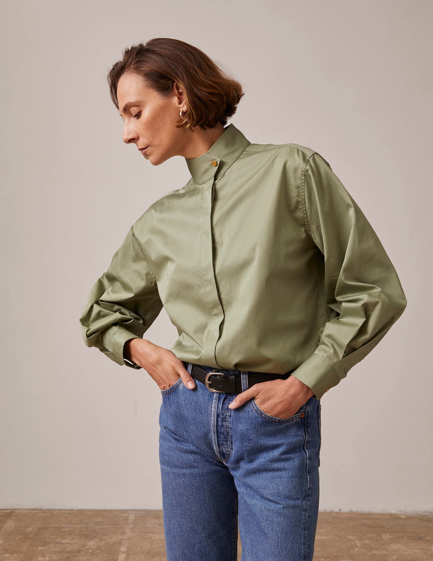 Khaki Hidden button placket Innaée shirt - Satin - Right amount tip Collar