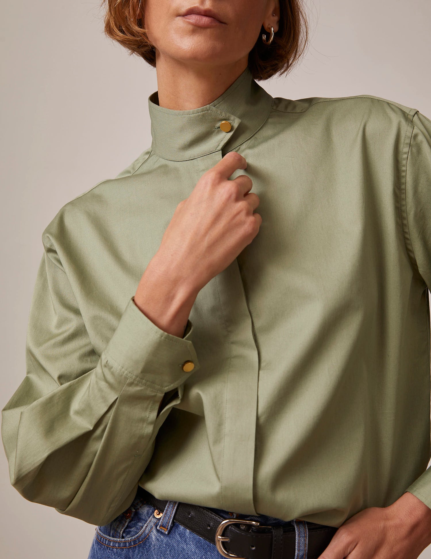 Khaki Hidden button placket Innaée shirt - Satin - Right amount tip Collar#3