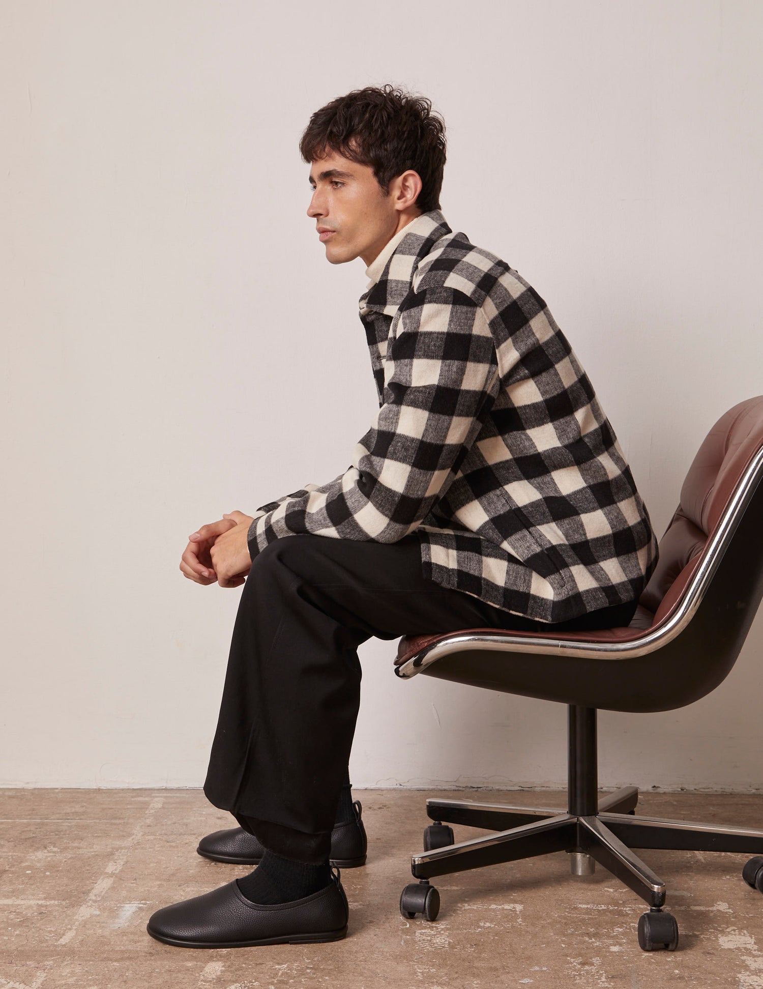 Inoa wool checked jacket in black