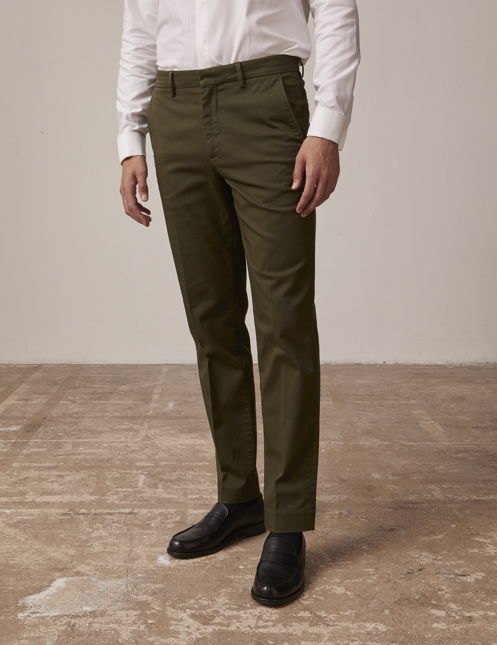 Geofrey chino in green twill