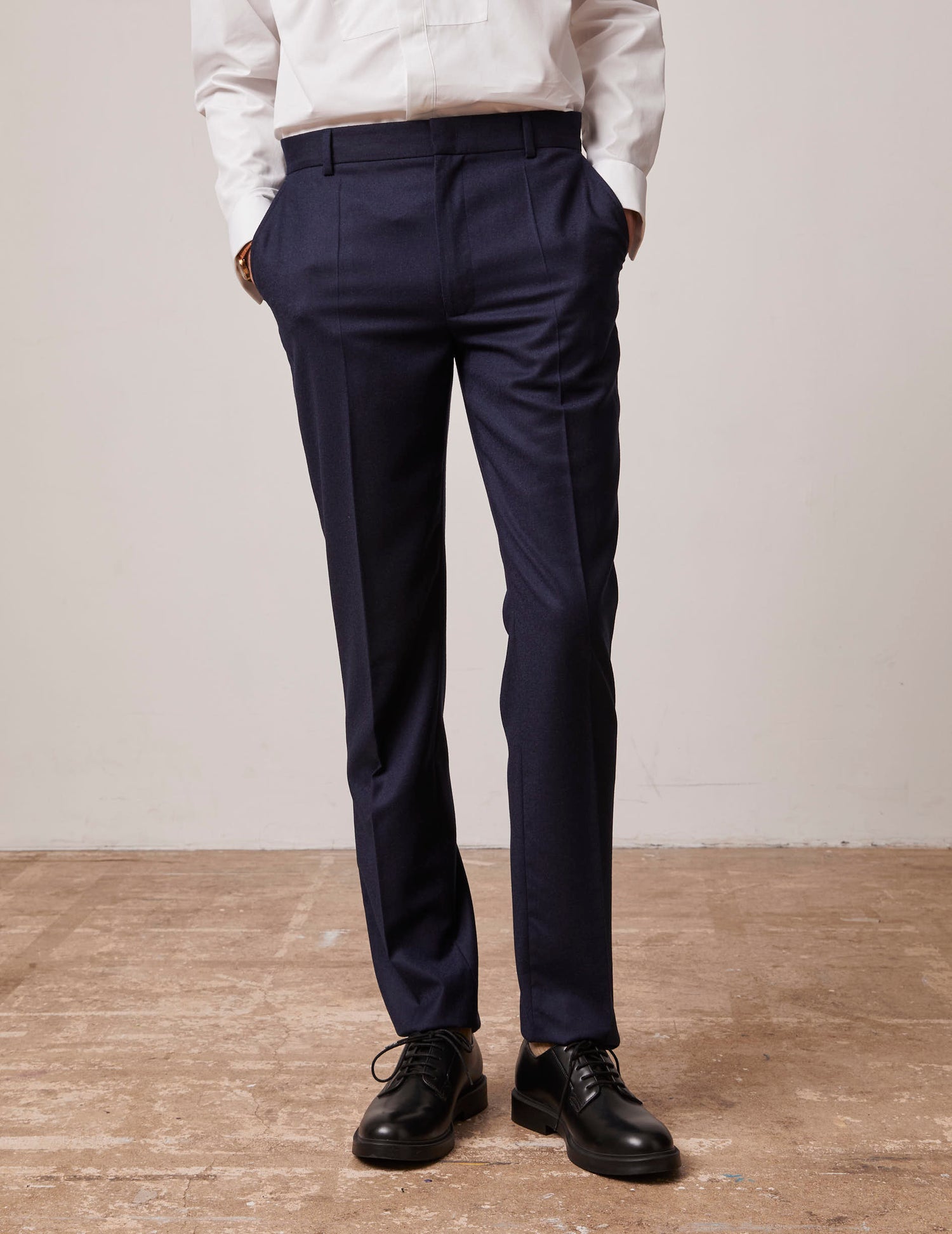 Pantalon de costume Greyson en toile de laine bleu marine