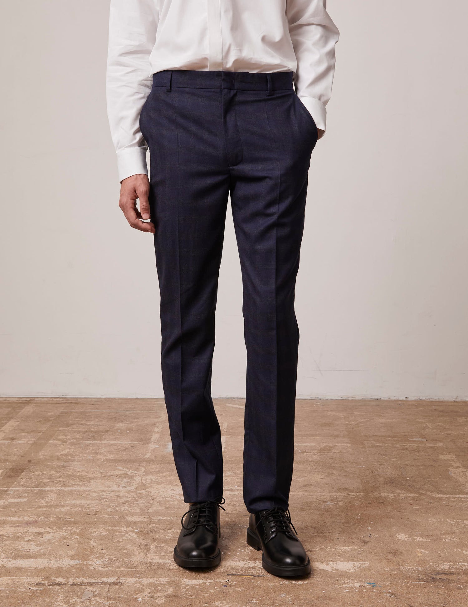 Pantalon de costume Greyson en toile de laine à carreaux bleu marine