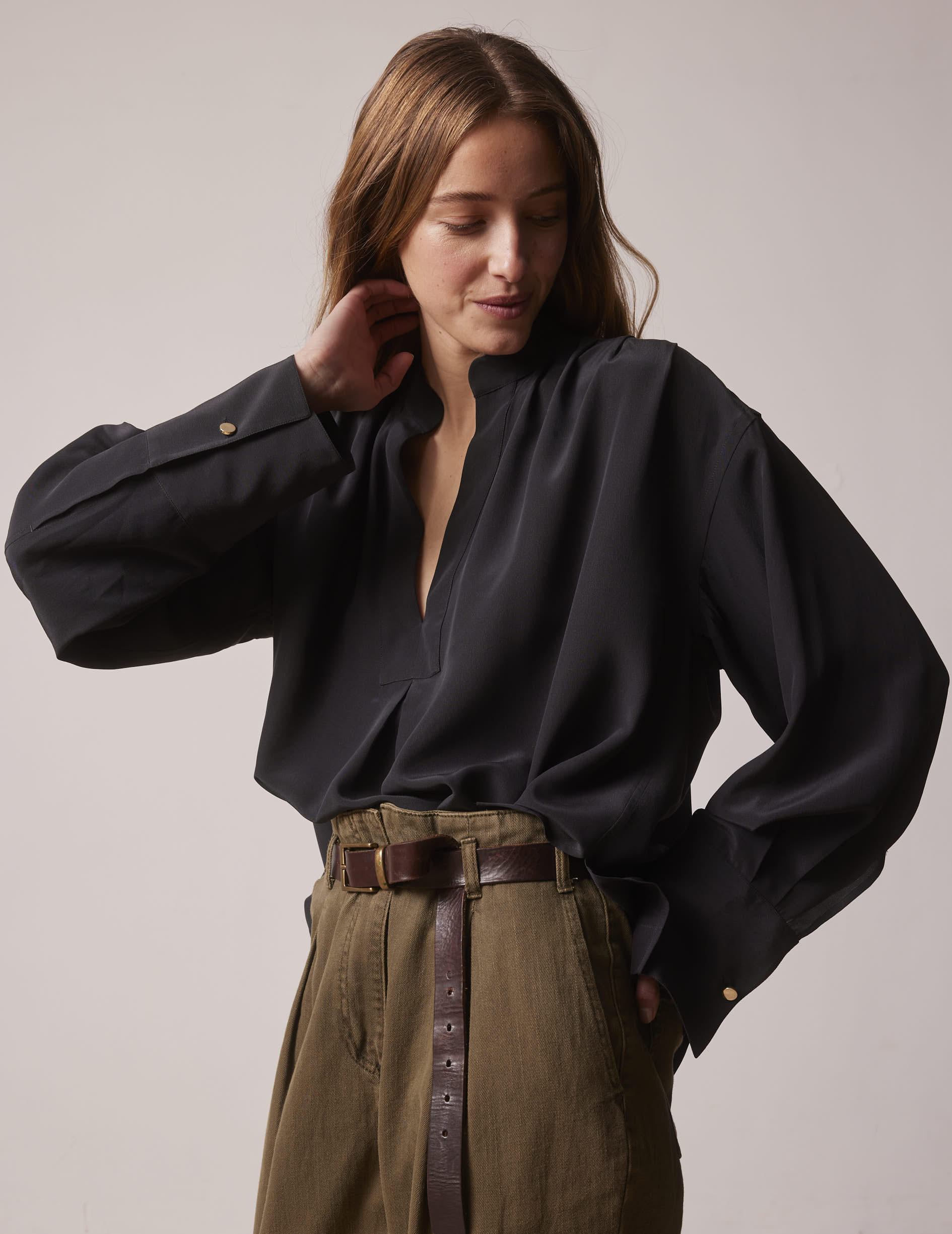 Agnes black oversized blouse - Silk - Open right Collar