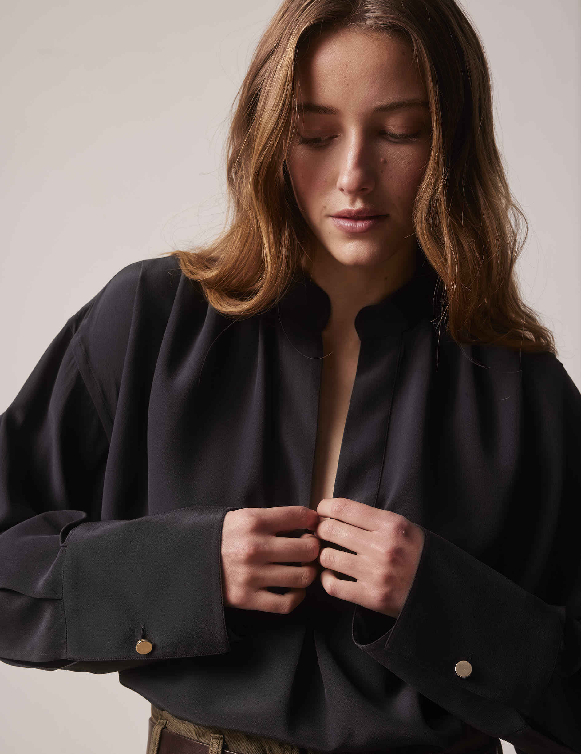 Agnes black oversized blouse - Silk - Open right Collar